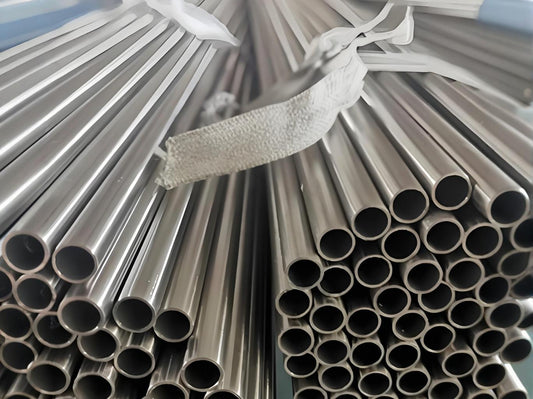 ASTM 304/316L/2205 Seamless Steel Tubes - Precision Machined Pipes with Stock Availability & Priority Shipping