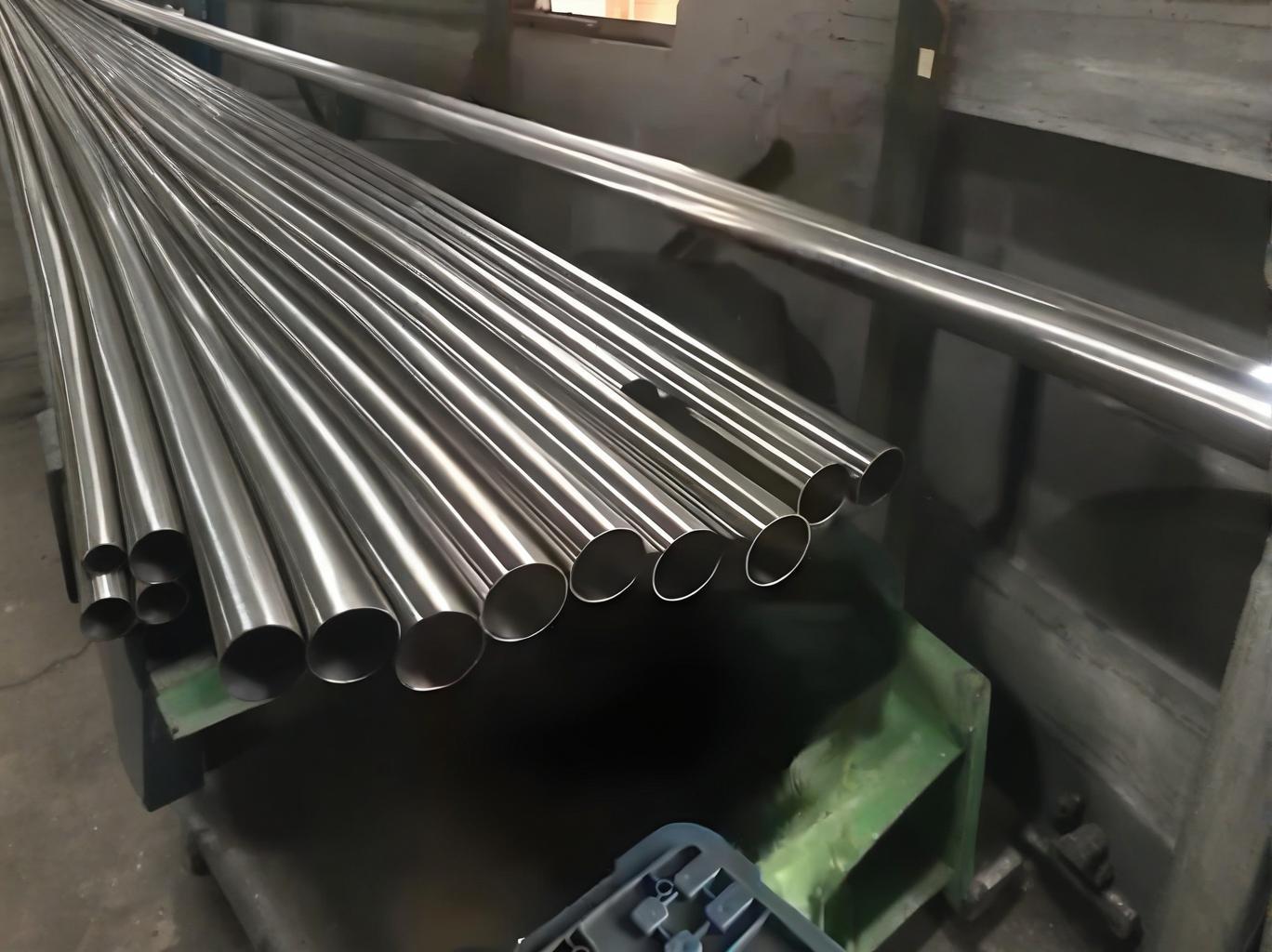 Precision-Cut ASTM 304/316L/2205 Seamless Steel Pipes | High-Temperature Resistant, Custom Sizes + Corrosion Proof